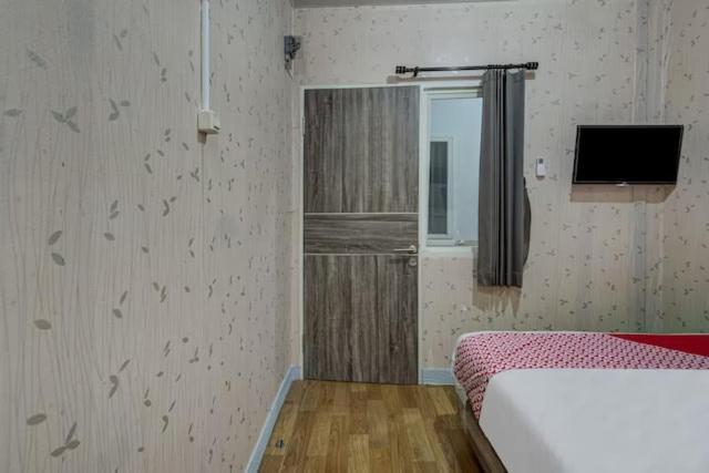 Super Oyo Capital O 3198 Sukomanunggal Inn Surabaya Luaran gambar